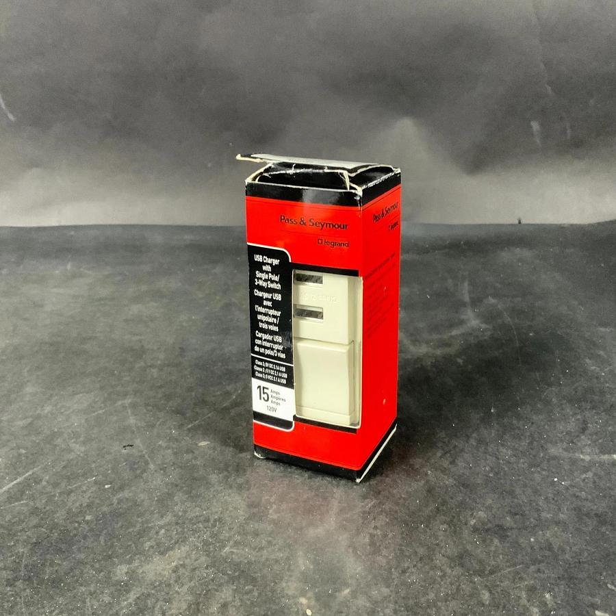 LEGRAND PASS & SEYMOUR TM83USBLACC6 3-WAY SWITCH ($30 OBO)