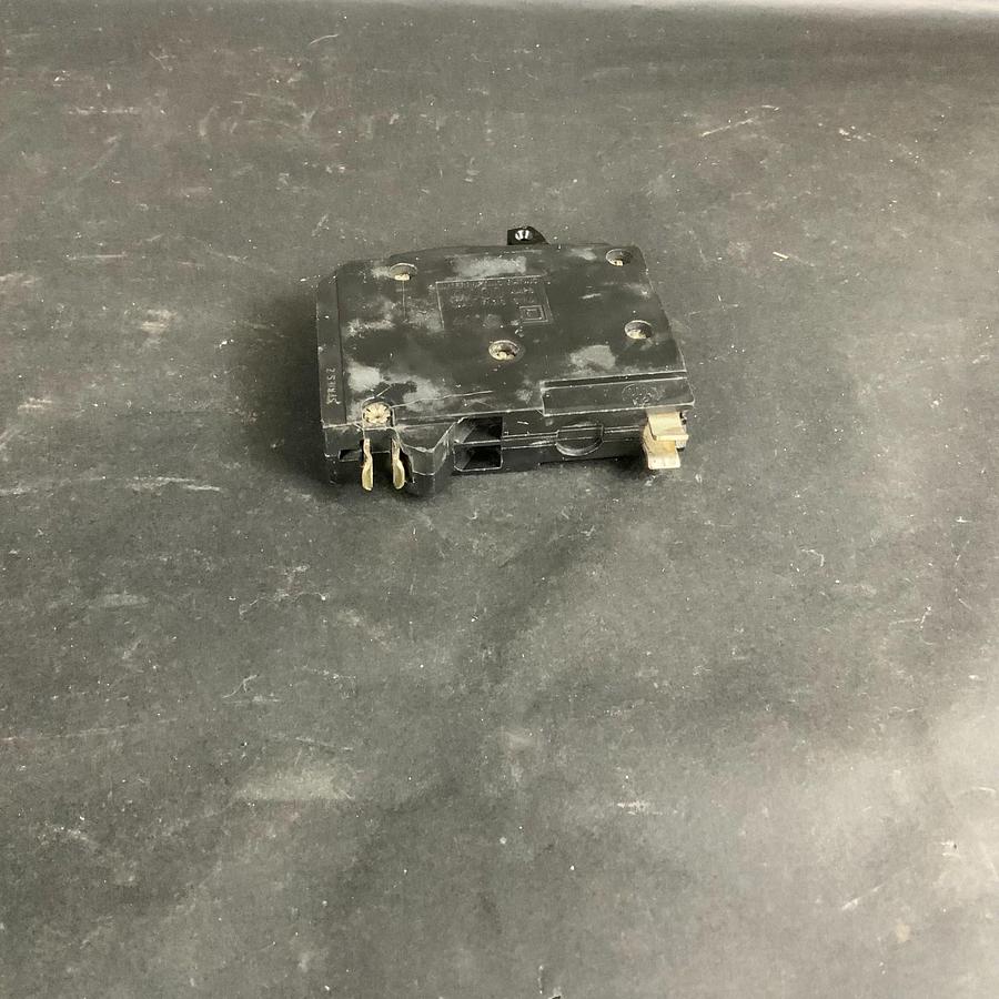 Used SQUARE D QOT2020 CIRCUIT BREAKER ($15 OBO)