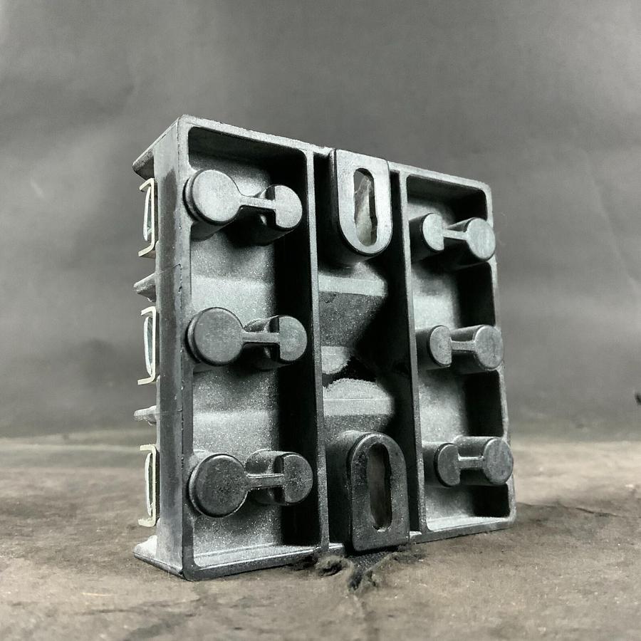 Used BUSSMANN R25030-3PR FUSE HOLDER ($12 OBO)