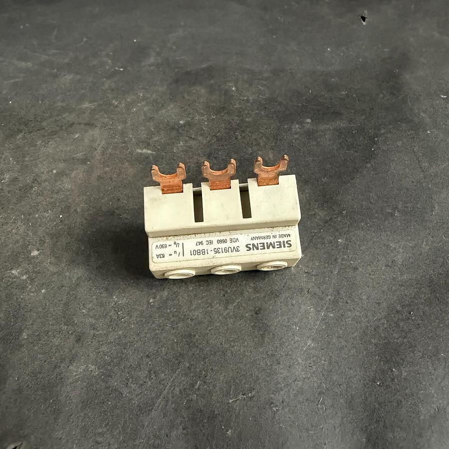 Used SIEMENS 3VU9135-1BB01 LINE SIDE FEEDER