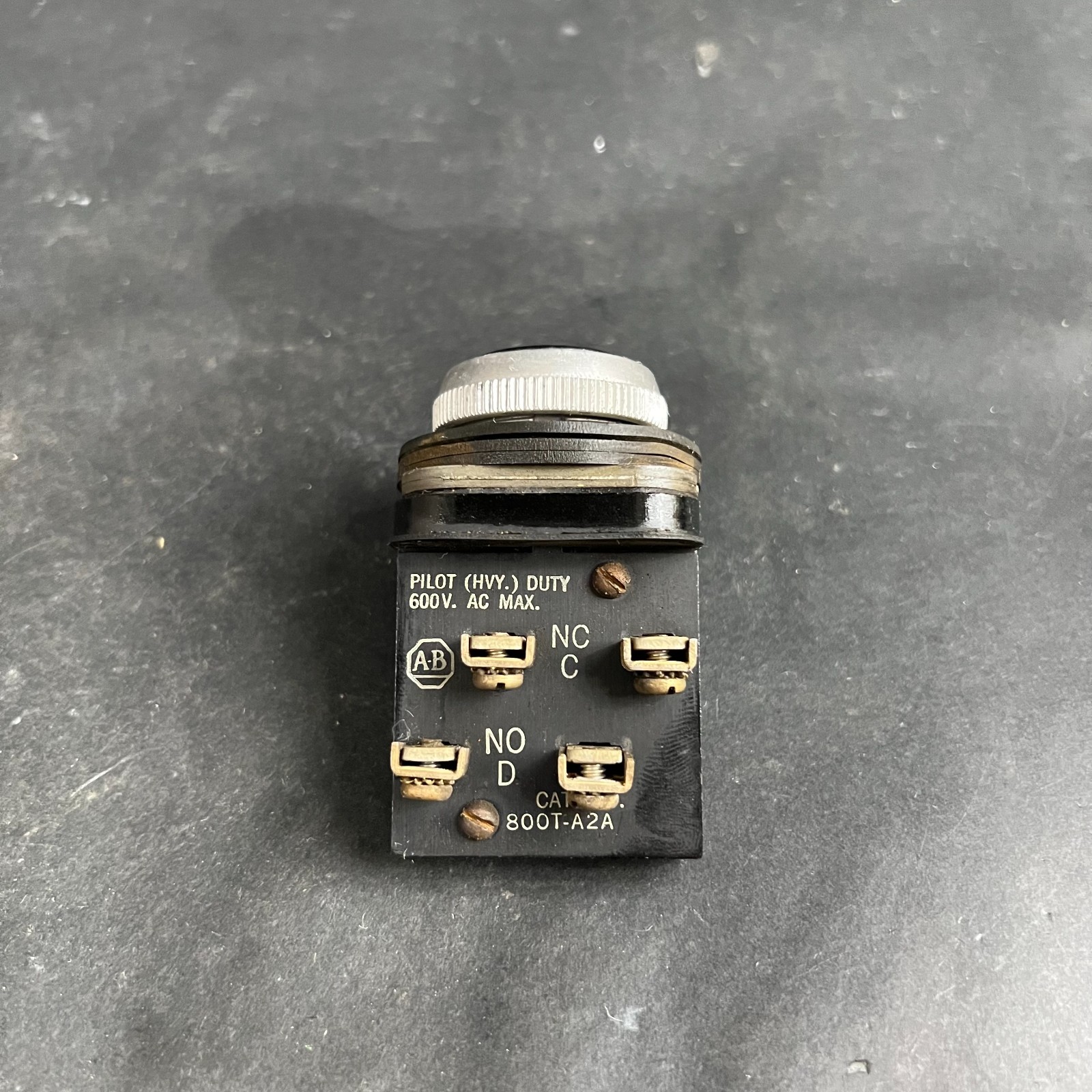 Used ALLEN BRADLEY 800T-A2A BLACK PUSH BUTTON ($25 OBO)