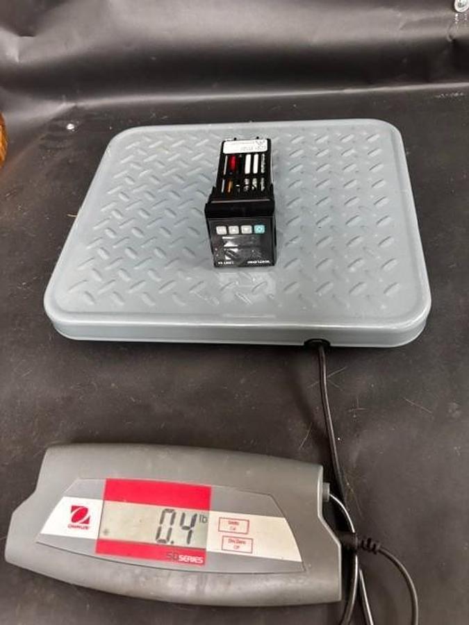 Used WATLOW 94AB-1DD1-00RG TEMPERATURE CONTROLLER ($105 OBO)