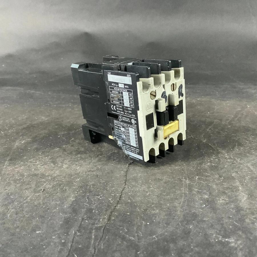 Used ALLEN BRADLEY 100-A09ND3 SERIES B CONTACTOR ($10 OBO)