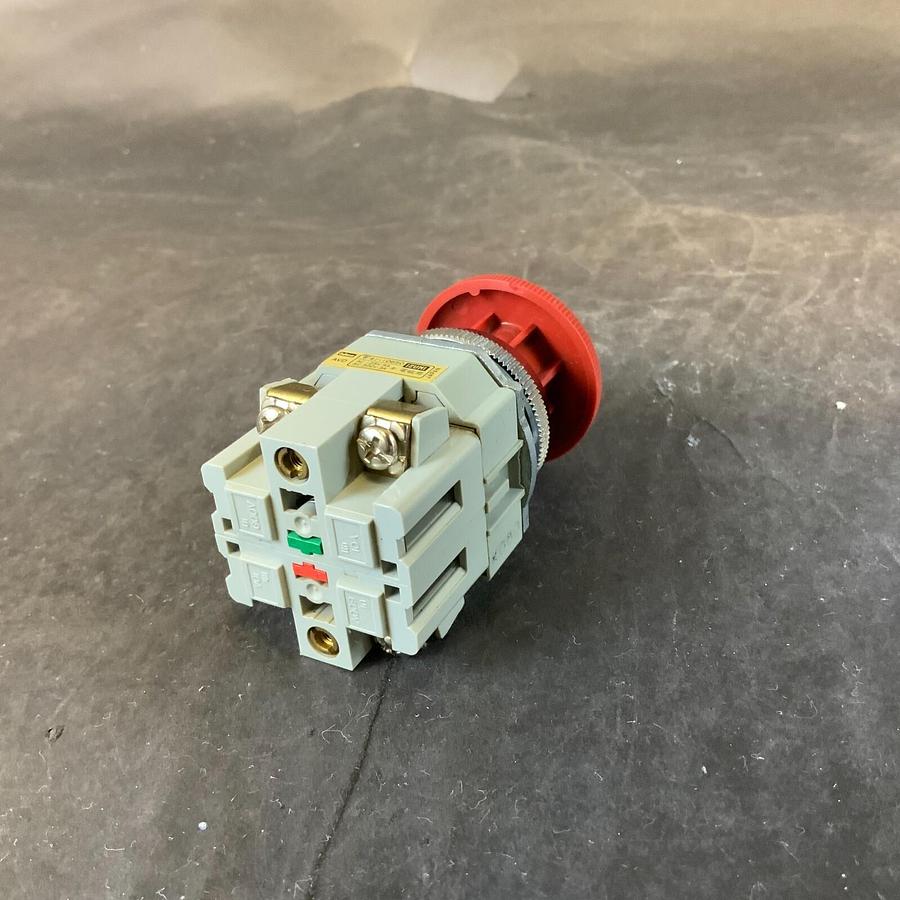 Used IDEC IZUMI 41-10650 SWITCH BUTTON ($5 OBO)