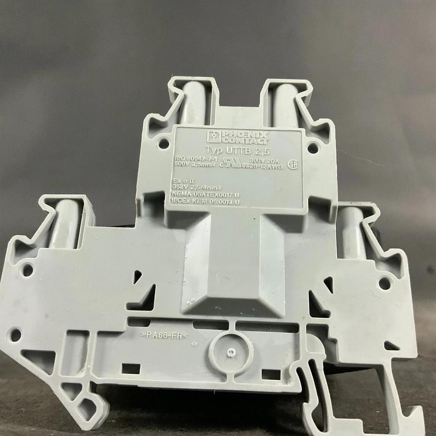 Used PHOENIX CONTACT TYPE UTTB 2.5 TERMINAL BLOCK ($2 OBO)
