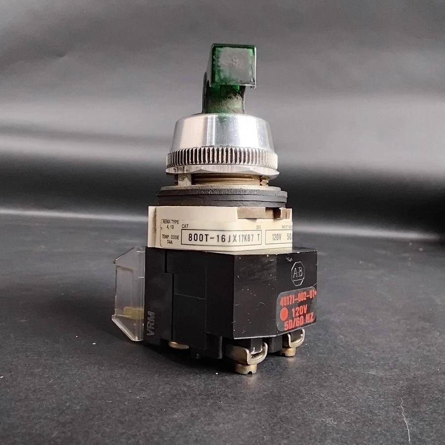 Used ALLEN BRADLEY 800T-16JX17KB7 SER T GREEN SELECTOR SWITCH ($25 OBO)