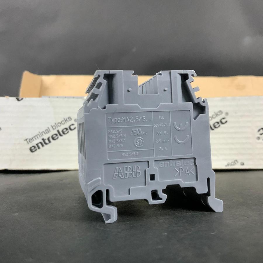 ENTRELEC TYPE MA2,5/5 TERMINAL BLOCK - QTY 18 ($15 OBO)