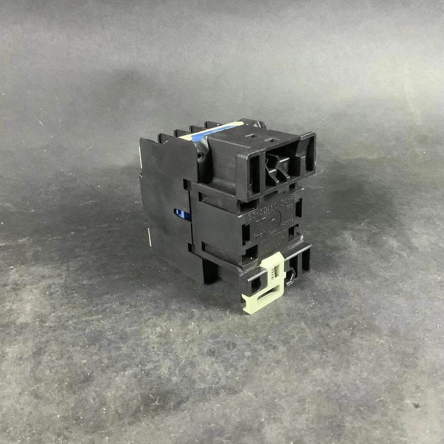 Used TELEMECANIQUE LC1-D0910-P7 CONTACTOR (