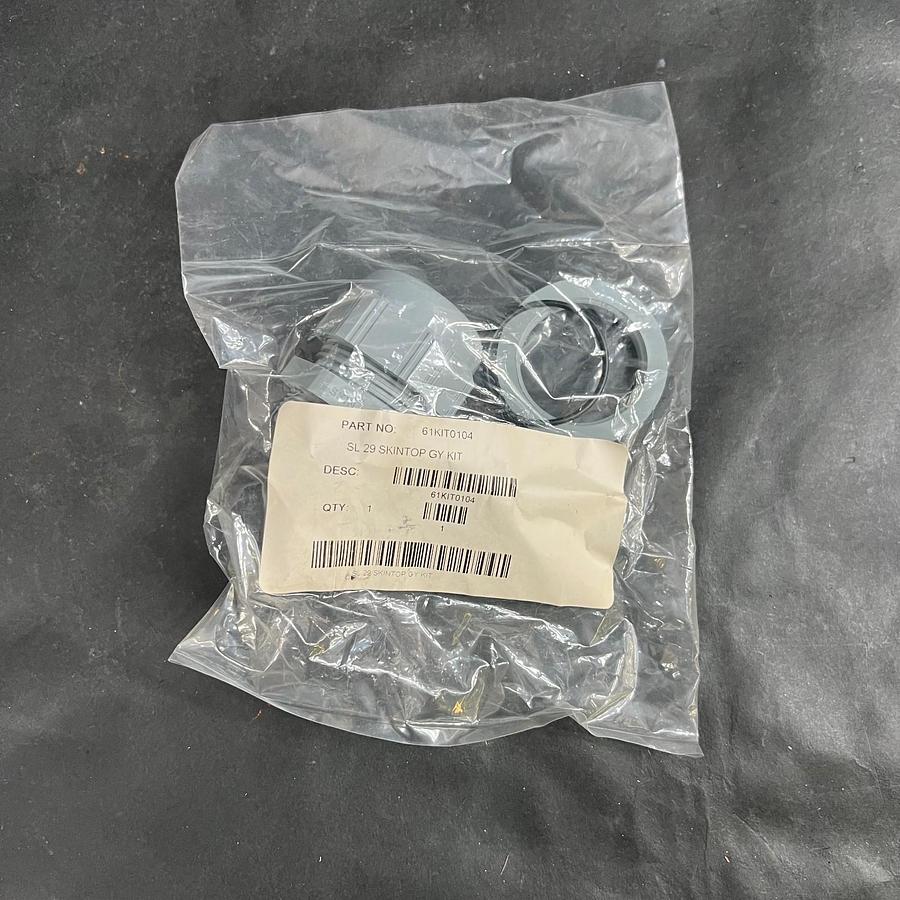SKINTOP 61KIT0104 CONNECTOR ($13 OBO)