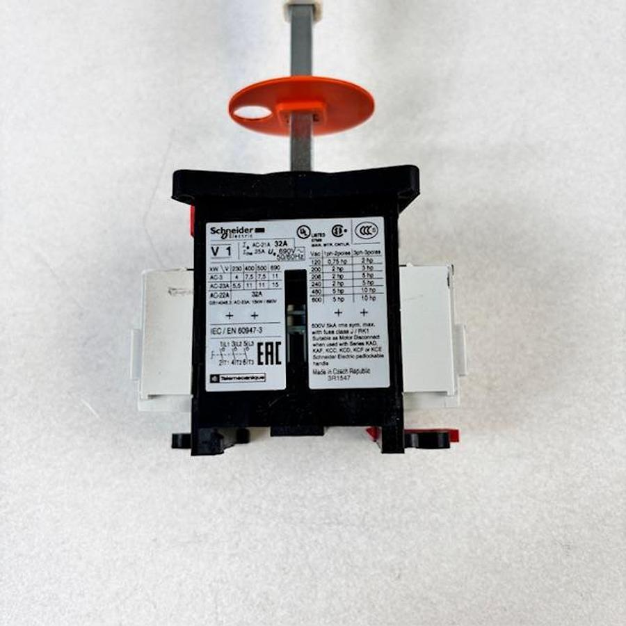 Used SCHNEIDER ELECTRIC EN 60947-3 DISCONNECT SWITCH