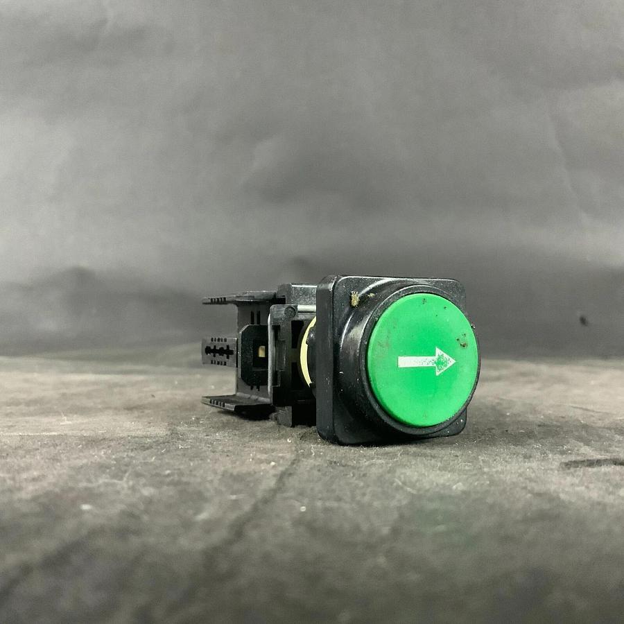 Used SCHNEIDER ELECTRIC DA10 CONTACT BLOCK ($8 OBO)