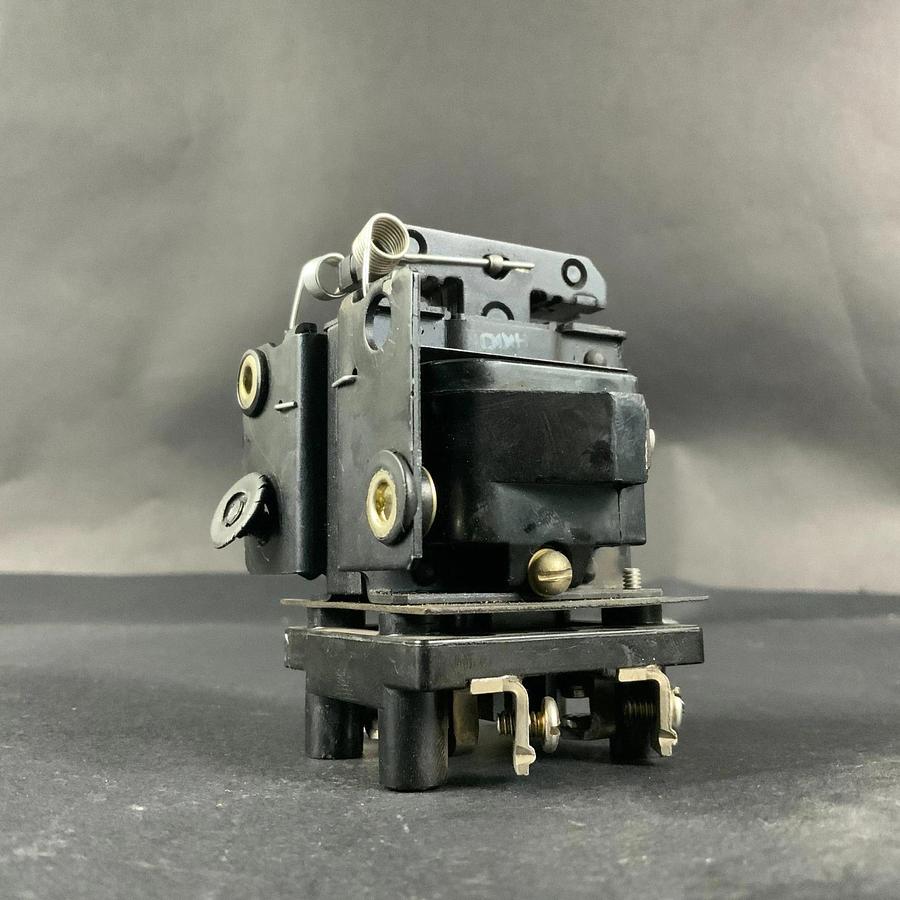 Used ALLEN BRADLEY 700-C200A1 CONTROL RELAY ($25 OBO)