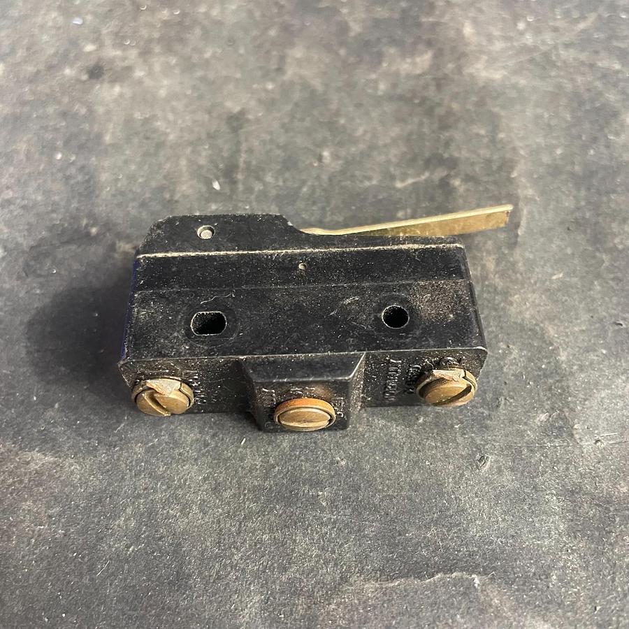 Used HONEYWELL BZ-2RW899-A2 MICRO SWITCH