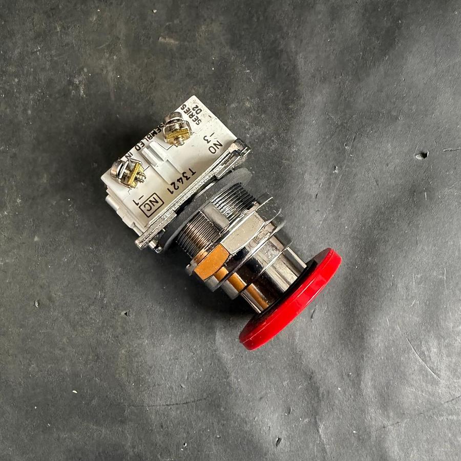 Used EATON 10250T5B62-1X RED STOP BUTTON