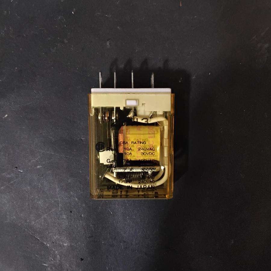 Used IDEC RH1B-U RELAY ($4 OBO)