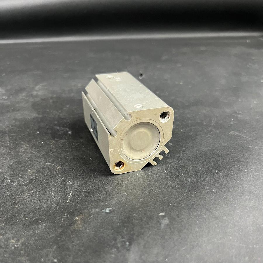 Used SMC CDQ2A25-40DZ COMPACT CYLINDER ($35 OBO)