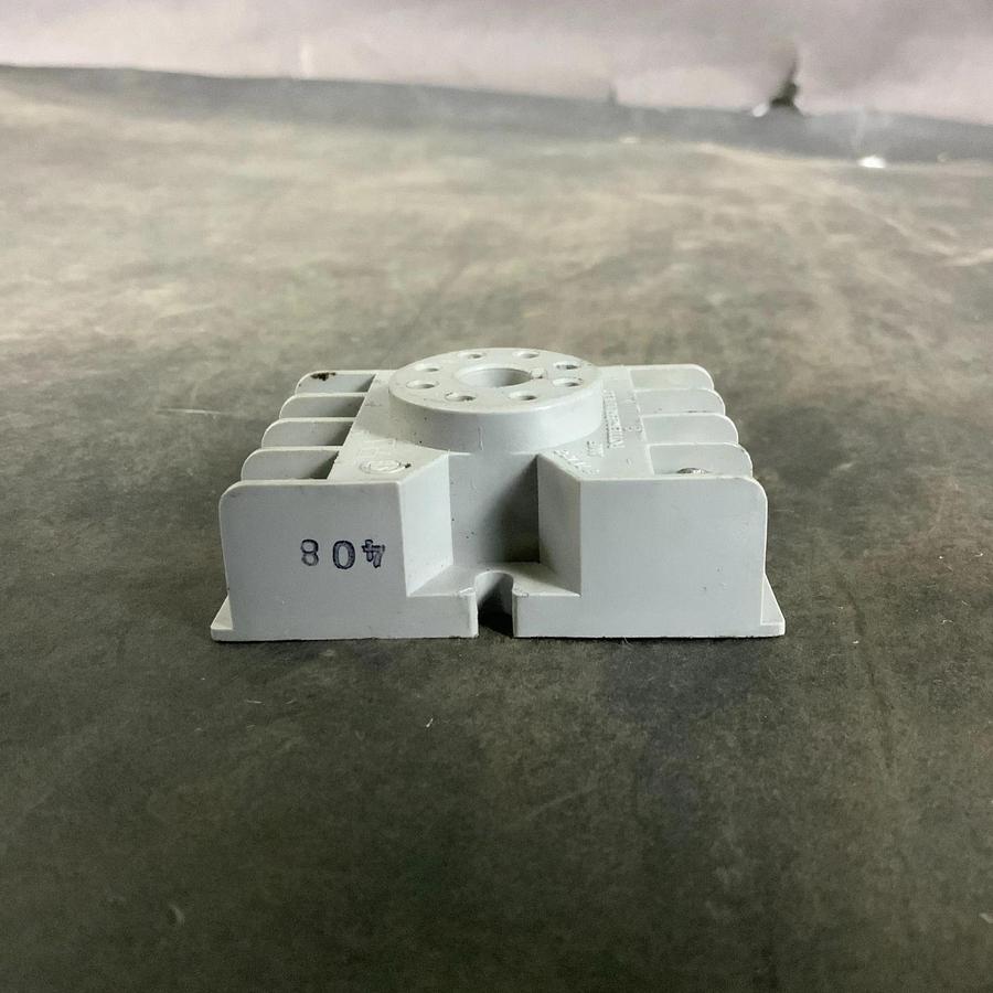 Used POTTER & BRUMFIELD 27E122 RELAY SOCKET ($3 OBO)