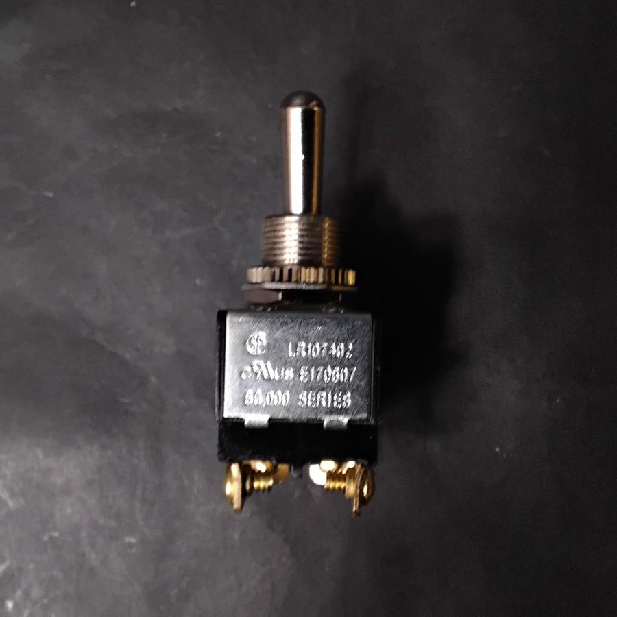Used CARLING 80,000 SERIES 1K8467H-2D TOGGLE SWITCH ($9 OBO)