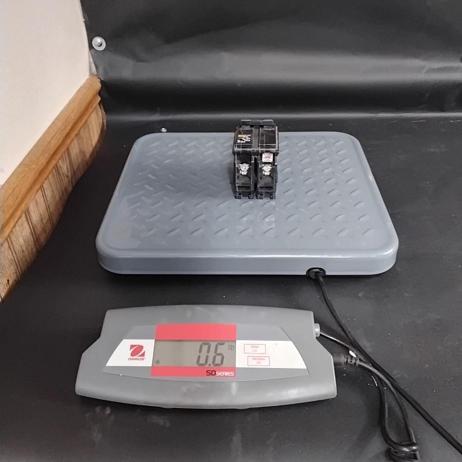 Used SQUARE D HOM 220 CIRCUIT BREAKER ($22 OBO)