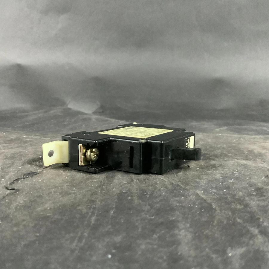 MITSUBISHI NKE-4421 CIRCUIT PROTECTOR ($10 OBO)