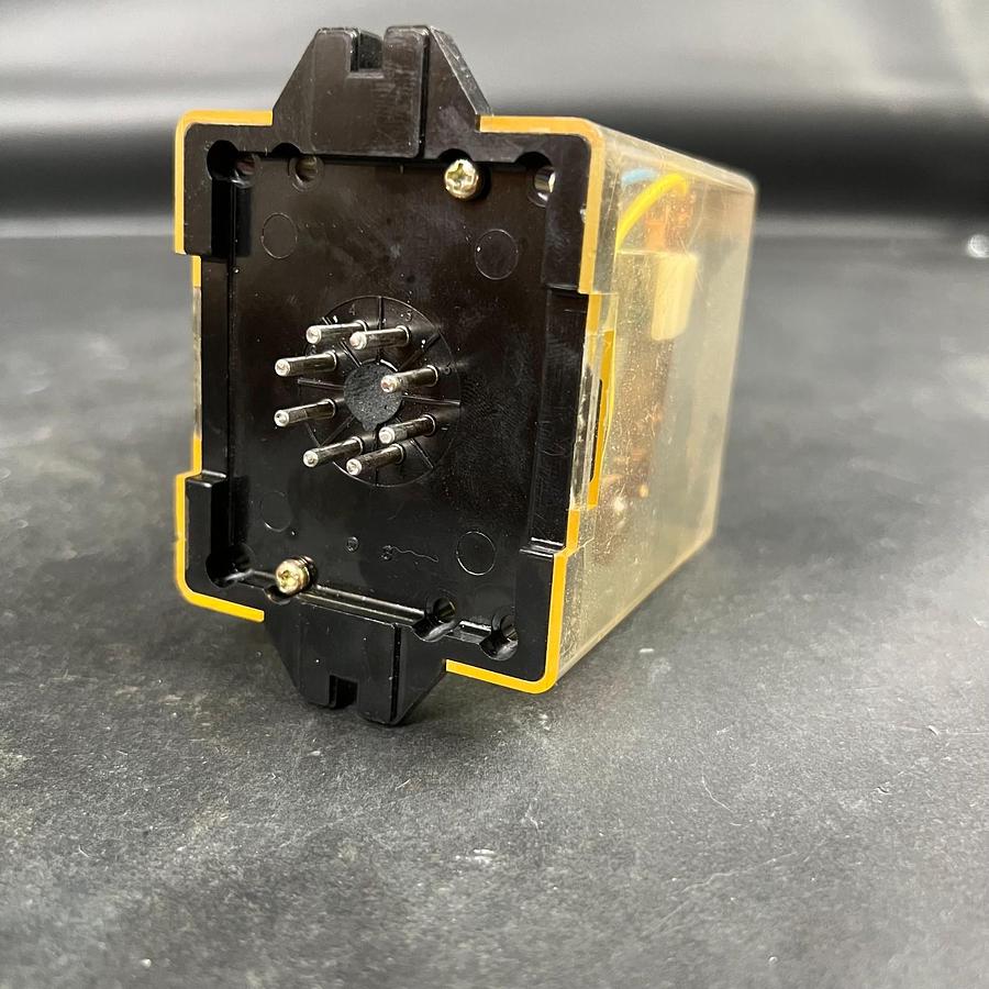 Used OMRON MR2P 8-PIN RELAY ($50 OBO)