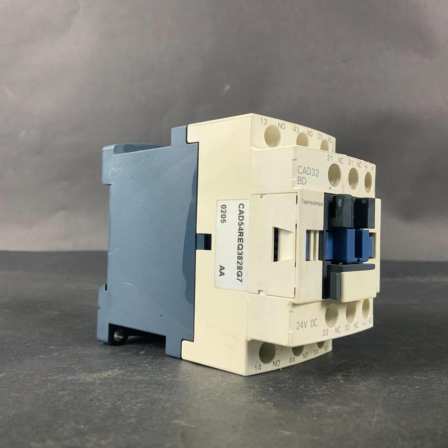 Used SCHNEIDER ELECTRIC CA32BD CONTROL RELAY ($15 OBO)