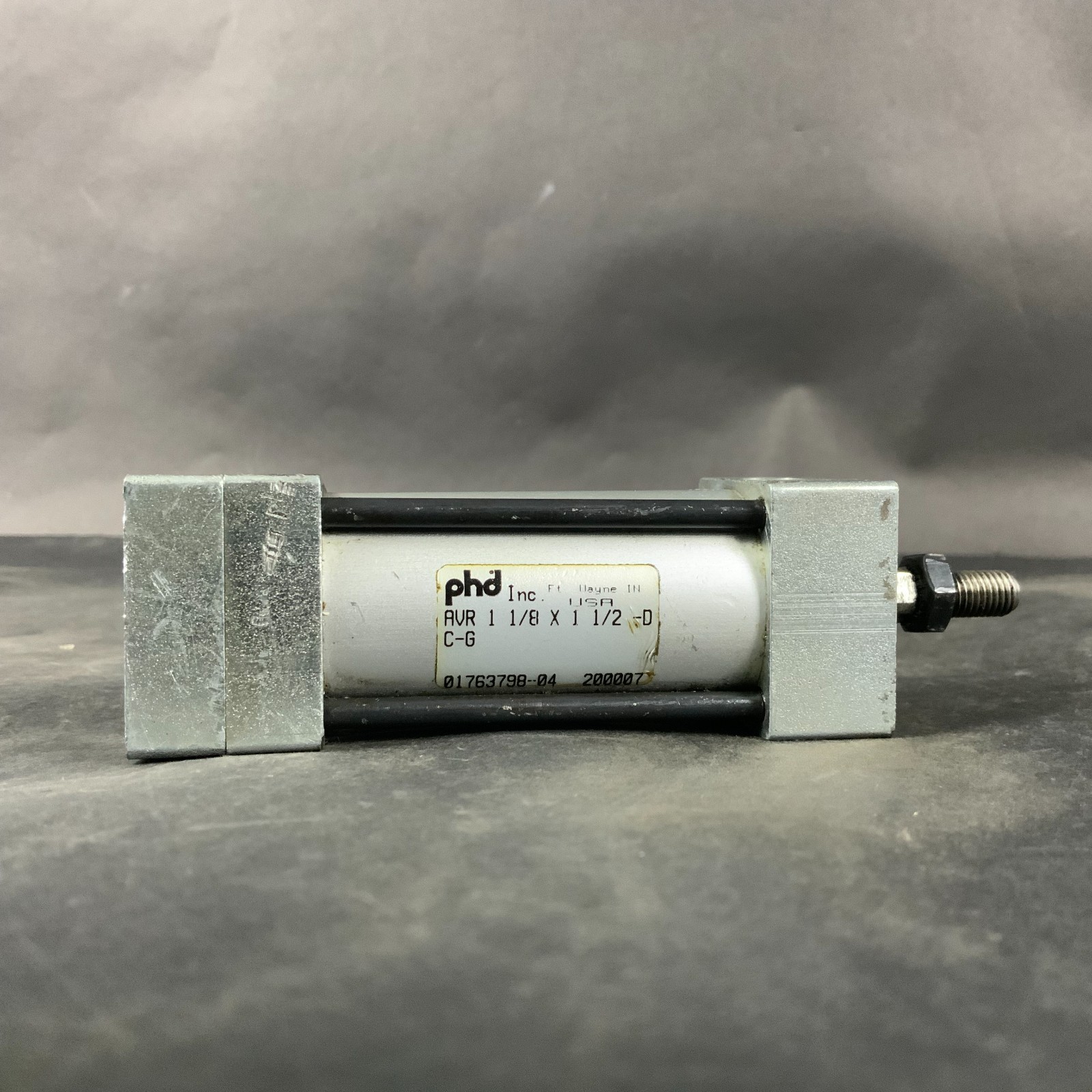Used PHD ARV 1 1/8X1 1/2-D PNEUMATIC CYLINDER ($40 OBO)