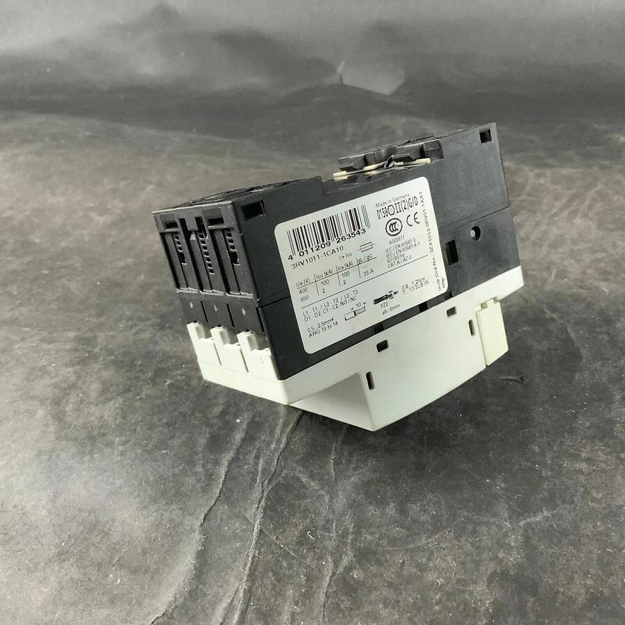 Used SIEMENS 3RV1011-1CA10 CIRCUIT BREAKER ($15 OBO)