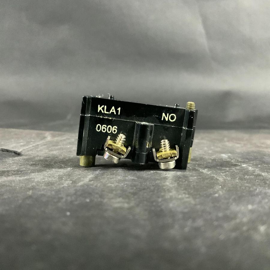 CUTLER HAMMER KLA1 CONTACT BLOCK ($9 OBO)