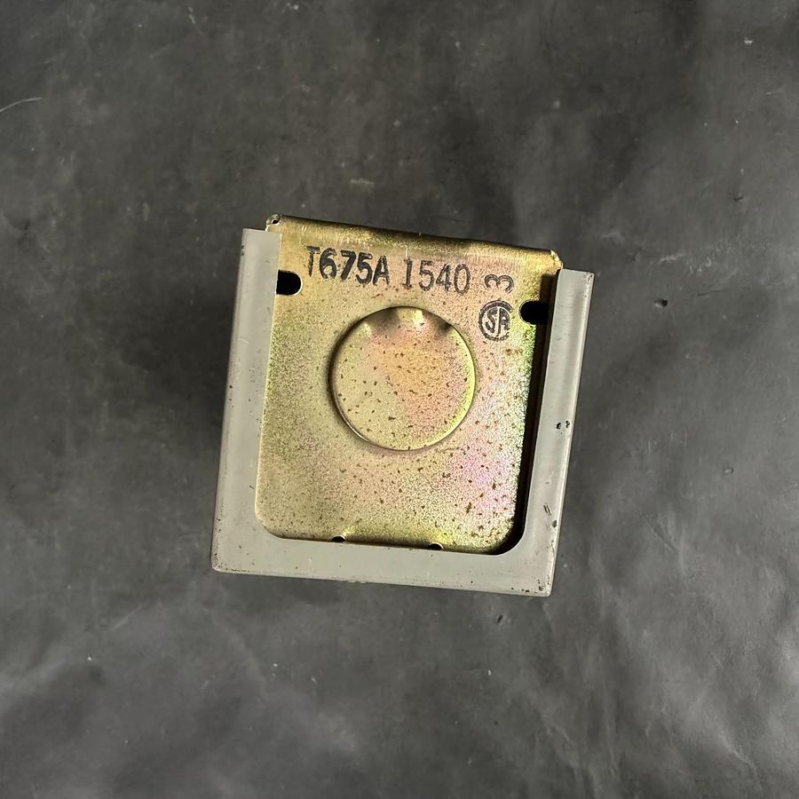 Used HONEYWELL T675A 150 TEMPERATURE CONTROLLER