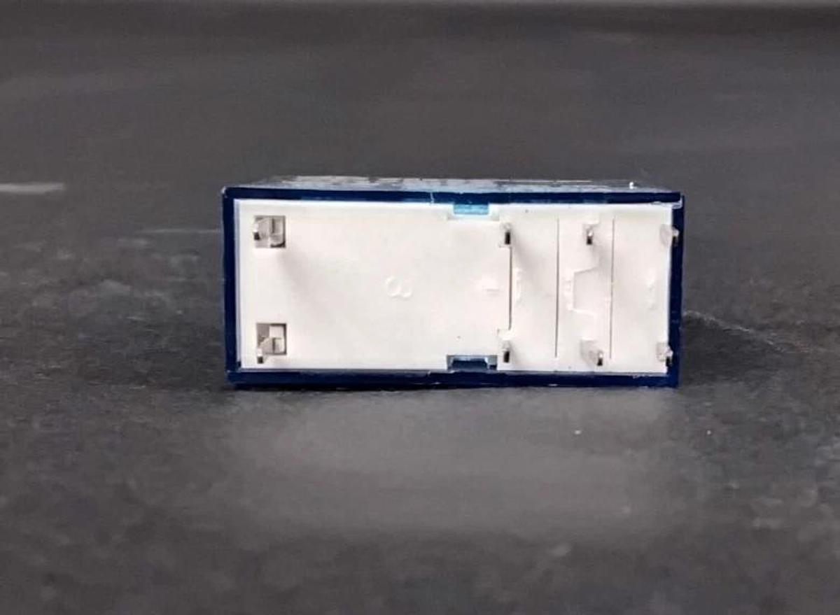 Used FINDER 40.52- 24V DC RELAY (15 OBO)