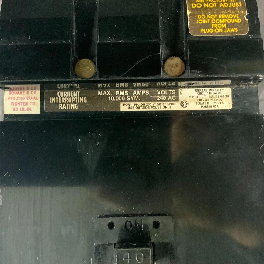 Used SQUARE D FA-32040 CIRCUIT BREAKER ($100 OBO)