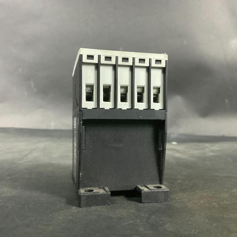 Used EATON XTRE10B31 CONTACTOR RELAY ($40 OBO)