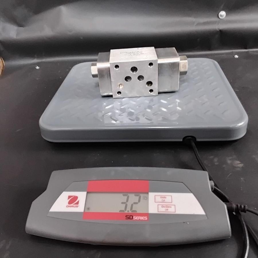 Used SUN HYDRAULICS ICG1-A2 HYDRAULIC VALVE ($40 OBO)