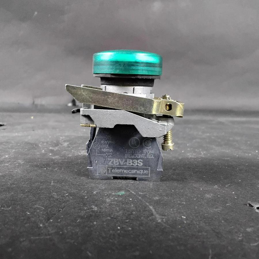 Used TELEMECANIQUE ZBV-B3S GREEN PUSHBUTTON ($15 OBO)