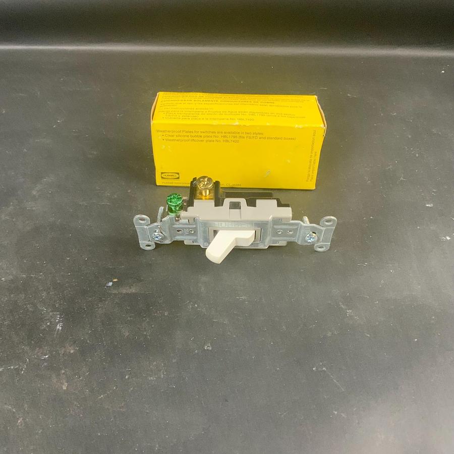 Used HUBBELL CS320W 3-WAY SWITCH ($9 OBO)