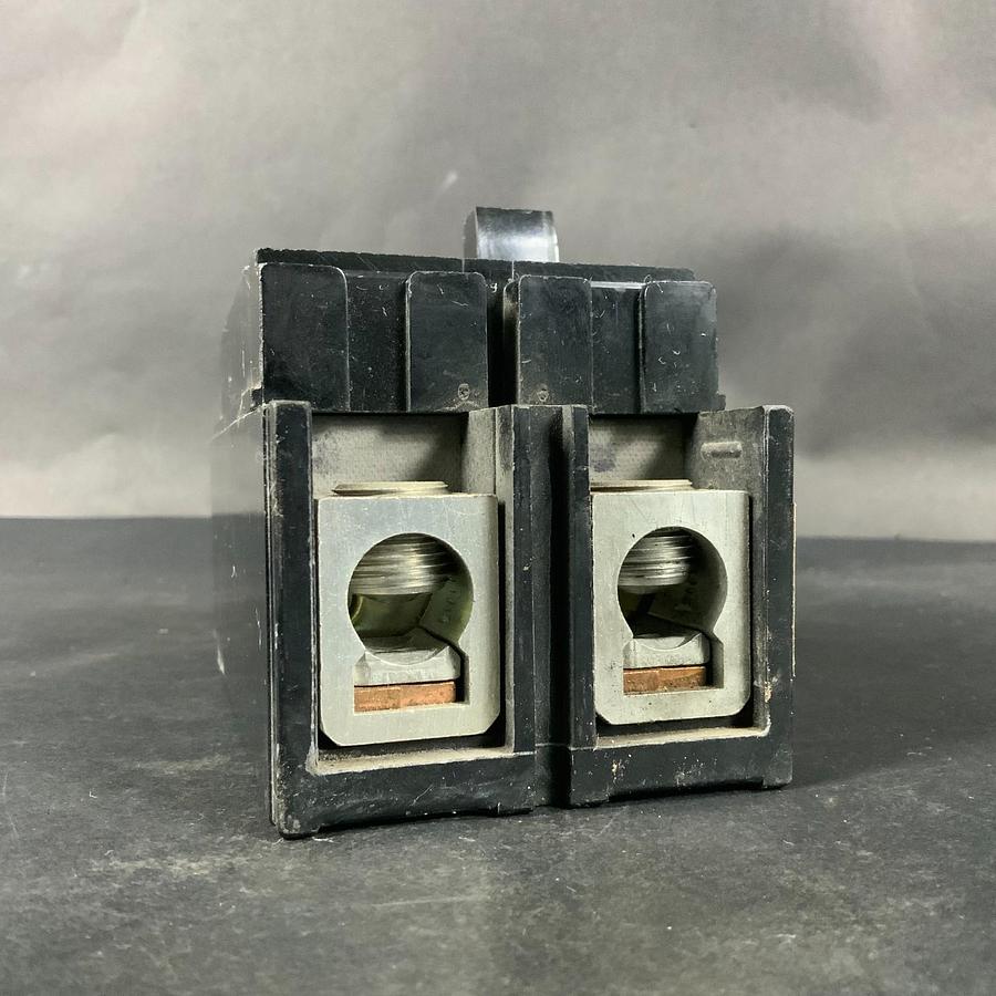 Used SQUARE D ZZ-7367 CIRCUIT BREAKER ($25 OBO)