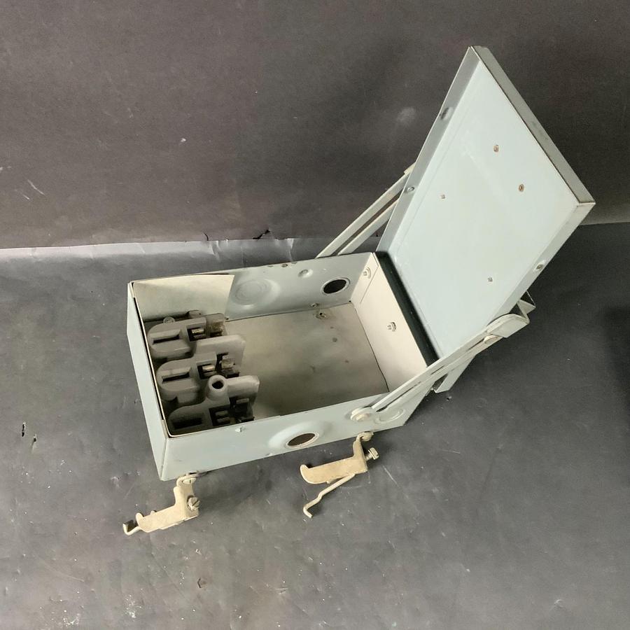 Used GE FL-361  FUSIBLE BUSWAY SWITCH ($40 OBO)