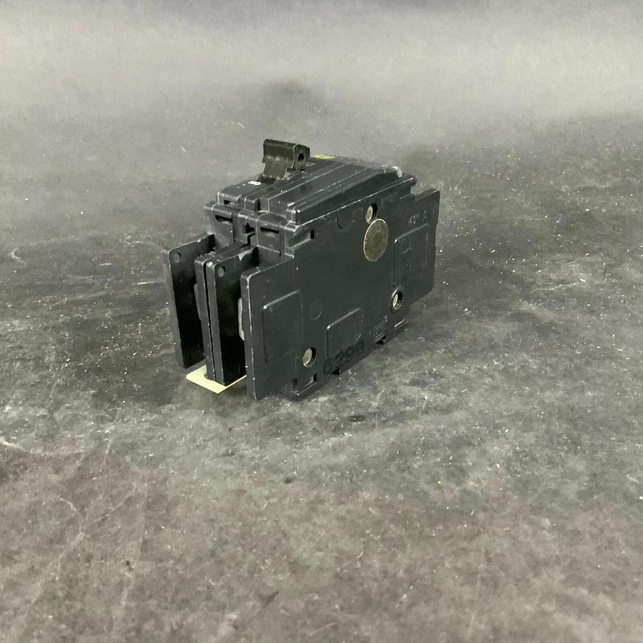 Used SQUARE D QOU215 CIRCUIT BREAKER ($12 OBO)