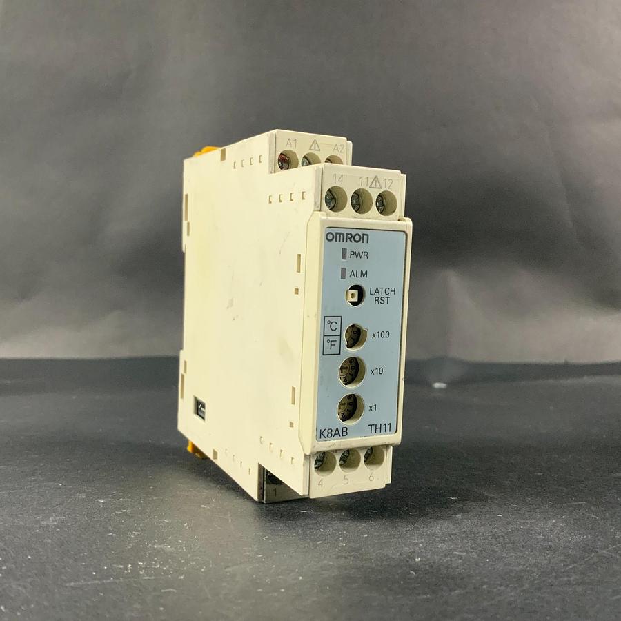 Used SIEMENS K8AB-TH11S TEMPERATURE MONITORING RELAY ($40 OBO)