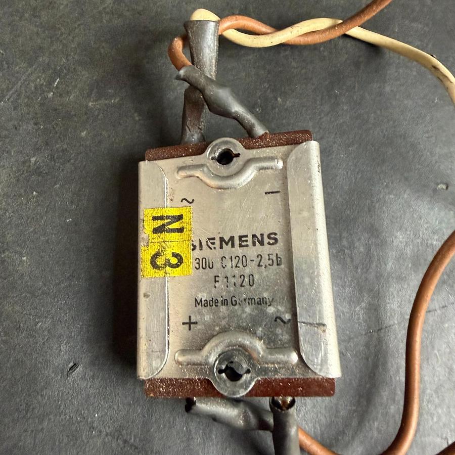 Used SIEMENS B300 C120-2,5B-F1120 BRIDGE RECTIFIER
