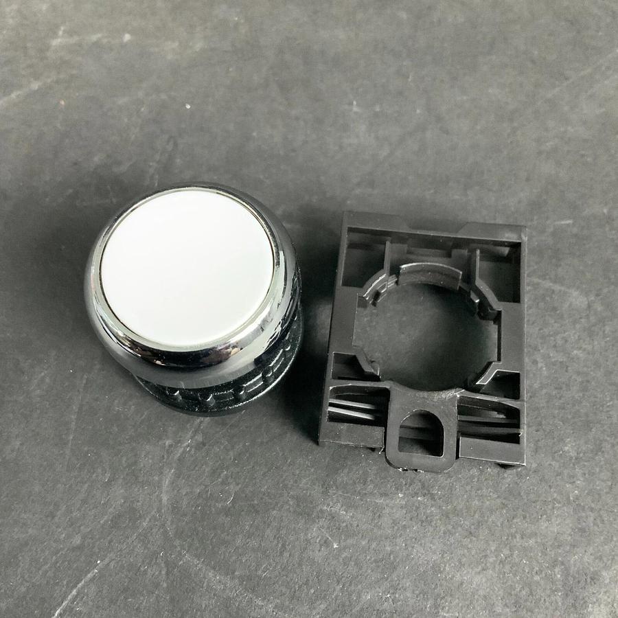 Used EATON M22M-D-W PUSHBUTTON INDICATOR - NEW ($15 OBO)