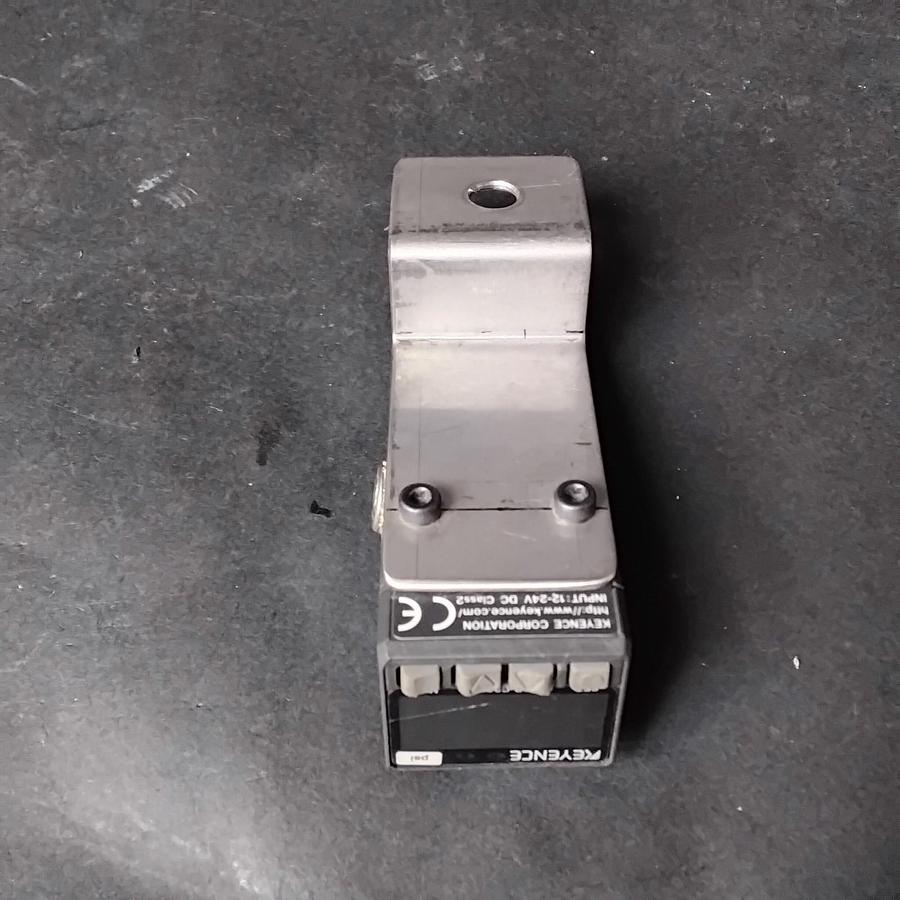 Used KEYENCE AP-C30K DIGITAL PRESSURE SENSOR ($30 OBO)