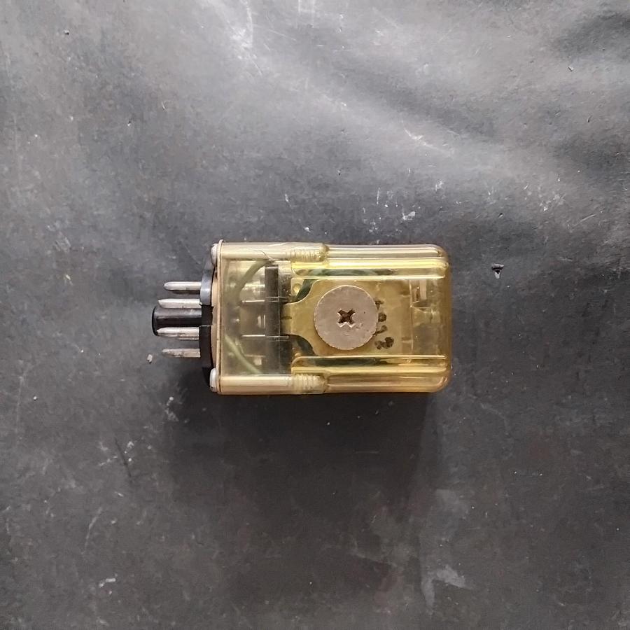 Used MILWAUKEE RELAYS 107 DPDT PLUG-IN RELAY ($7 OBO)