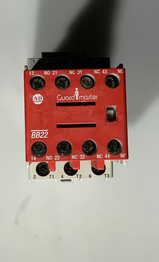 Used ALLEN BRADLEY 100-C30E00