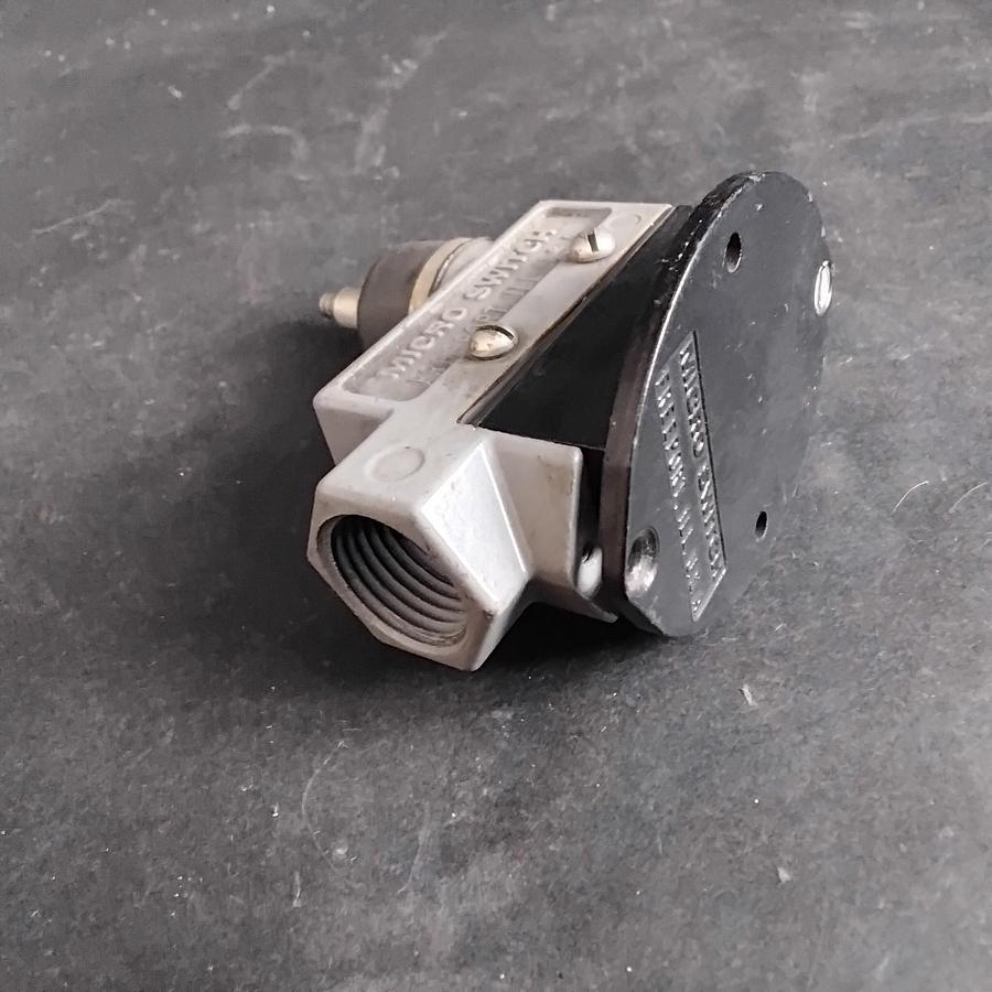 Used HONEYWELL BZV6-2RN MICROSWITCH ($35 OBO)