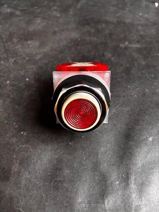 Used SQUARE D 9001KA-3 SERIES K PUSHBUTTON SWITCH ($11 OBO)
