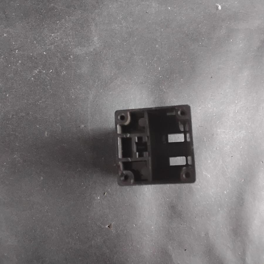 Used ALLEN BRADLEY 800M-XA7 CONTACT BLOCK ($15 OBO)