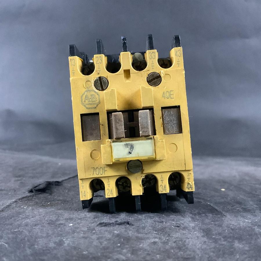 Used ALLEN BRADLEY 700-F400A2 B CONTACTOR ($35 OBO)