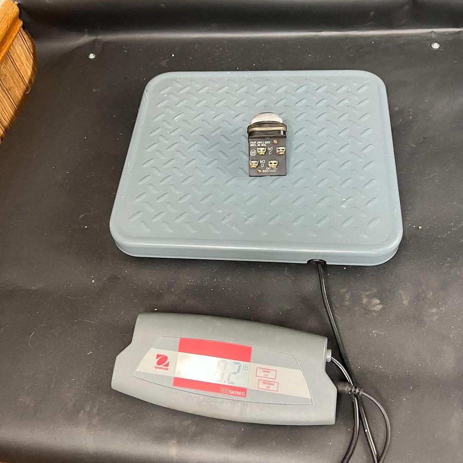 Used ALLEN BRADLEY 800T-A2A BLACK PUSH BUTTON ($25 OBO)